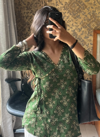 Green Floral Printed V-Neck Cotton Top