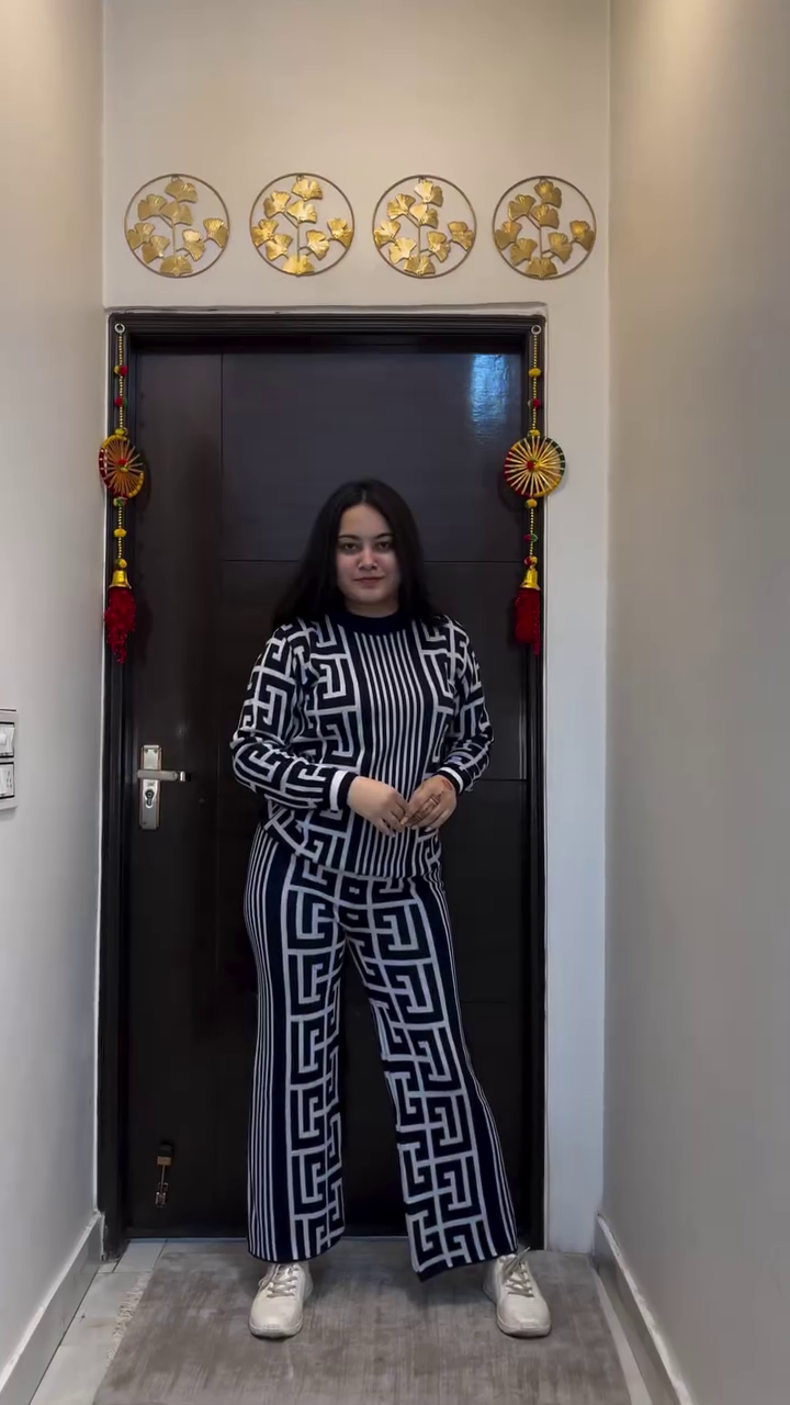 Winter Wear High Neck Woolen Co-Ord's Set - Image 3