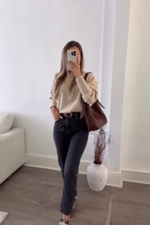 KNITTED WOMEN SWEATER