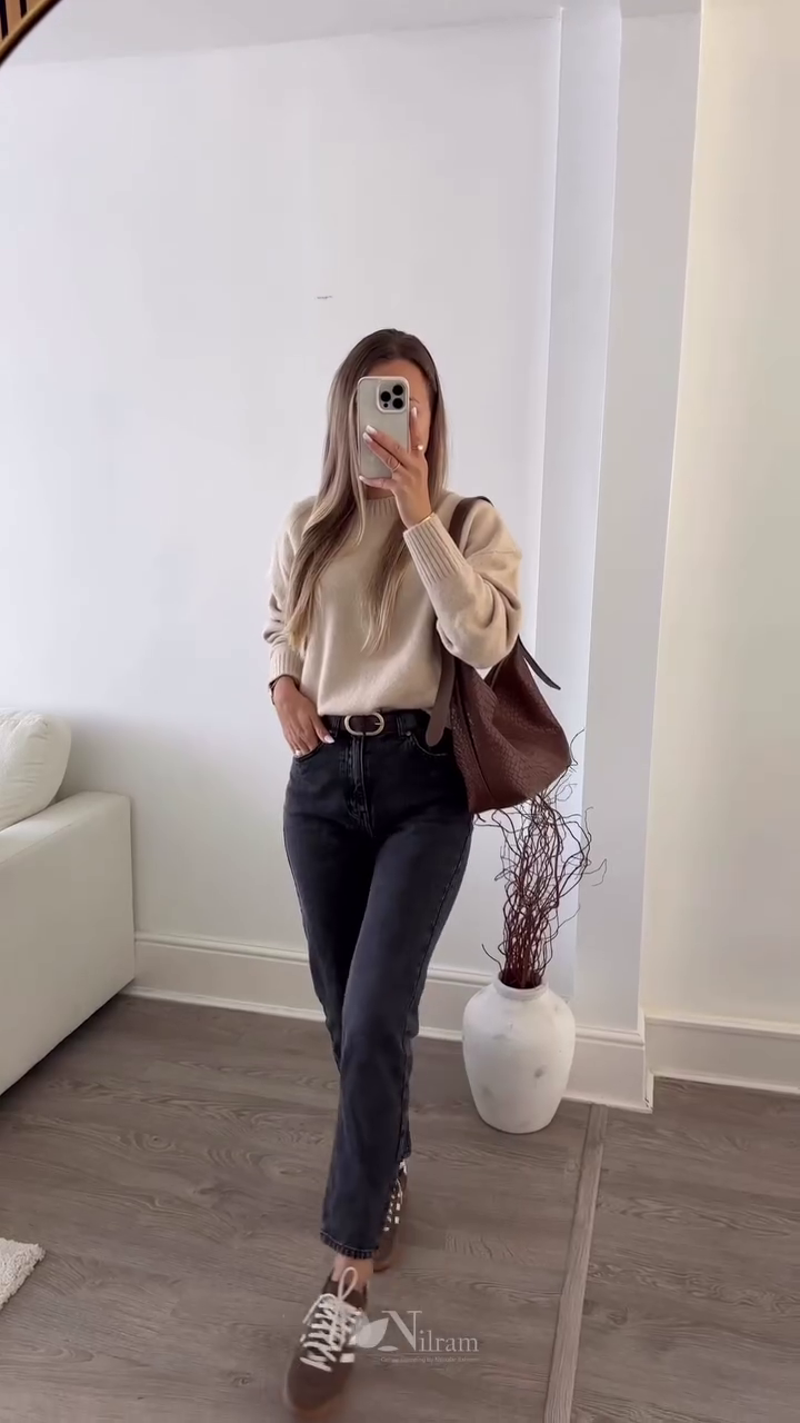 KNITTED WOMEN SWEATER