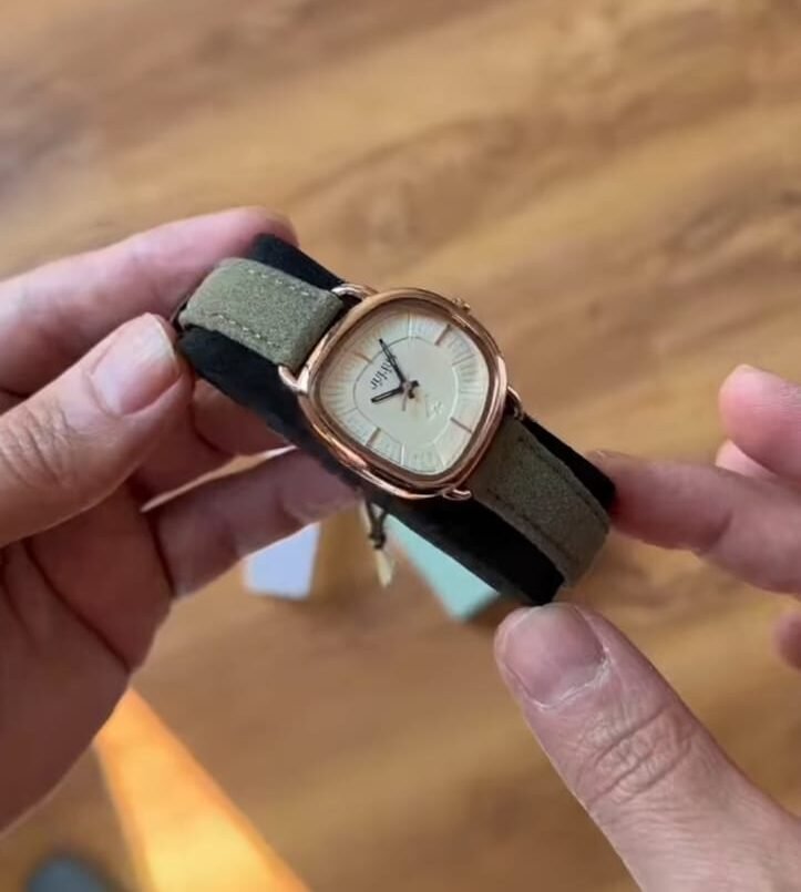 Minimalist Olive Strap Analog Watch